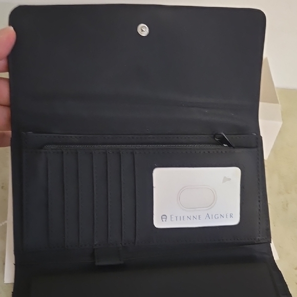Etienne Aigner Black Leather Wallet - Picture 4 of 10